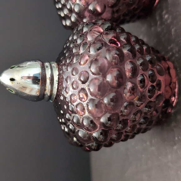 VGT, Purple Hobnail Glass Salt/Pepper Shakers. - Picture 2 of 7